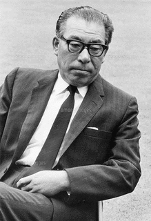 石川達三の画像