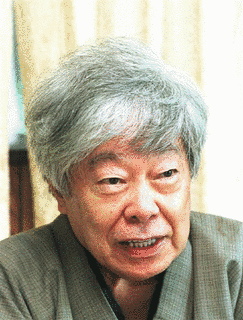 清岡卓行の画像