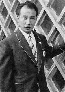 石井庄八の画像