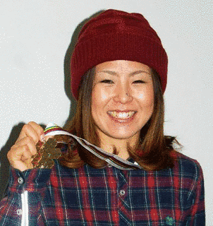 小野塚彩那の画像