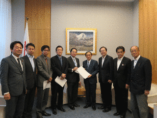 国際連帯税創設を求める議員連盟の画像