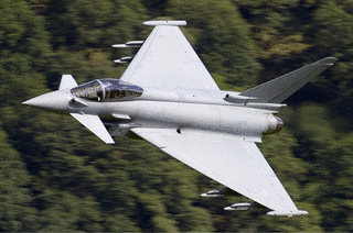 イギリスの軍用機の画像