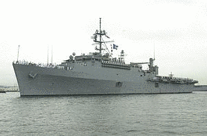 オースティン級ドック型輸送揚陸艦の画像