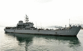 雲峰級揚陸艦の画像