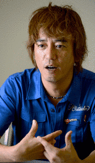 山本シュウの画像