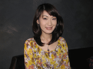 市川由紀乃の画像