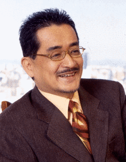立原啓裕の画像