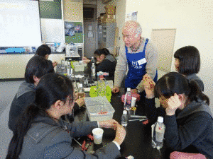 理科教室中学校1年生の画像