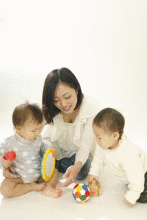 障害幼児とともにの画像