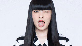 秋元梢の画像