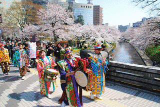 全日本チンドンコンクールの画像