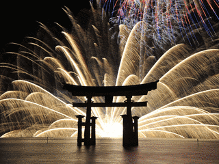 宮島水中花火大会の画像