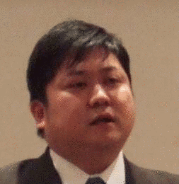 小野卓爾の画像