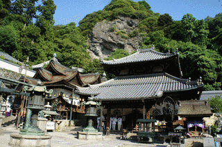 宝山寺の画像