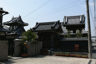 願教寺の画像