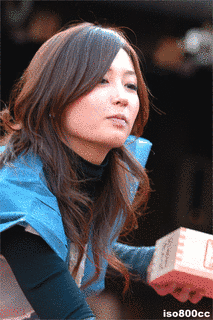 三津谷真希の画像