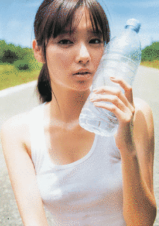 新川優衣の画像