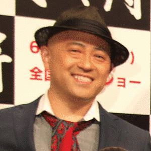 腹筋善之介の画像