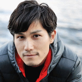 鶴田祐也の画像