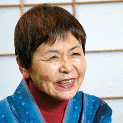 吉田ルイ子の画像