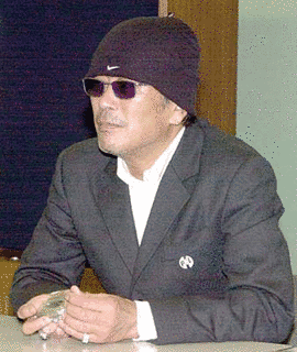宇多田照實の画像