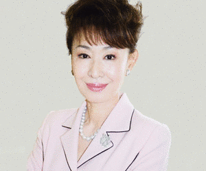 三田佳子の画像
