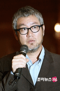 石井康晴の画像