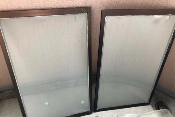 不具合のありそうな網戸の画像