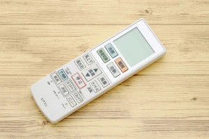 エアコンのリモコンの写真