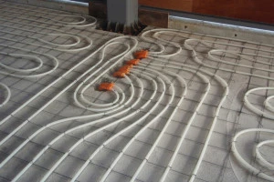 床暖房 設備 温水暖房の写真