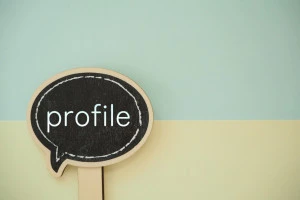 吹き出しにプロフィールの文字と書かれた画像