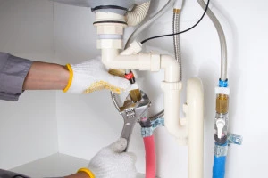 洗面台の修理の様子