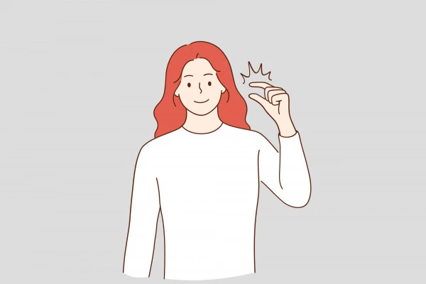大きさを測っている女性