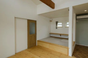 収納のついた小上がり畳の写真