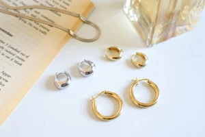 フープピアスの写真