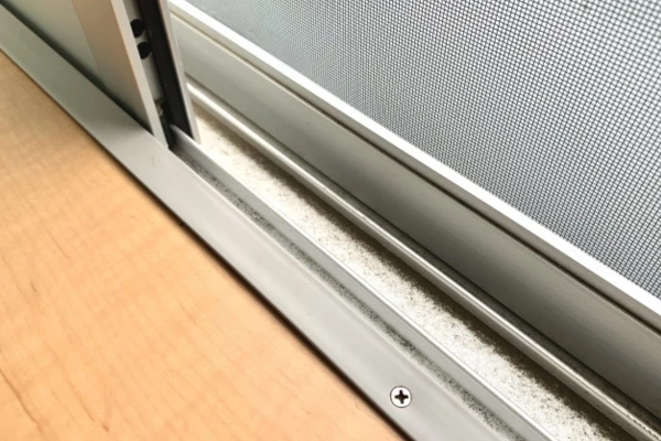 網戸のレールの画像