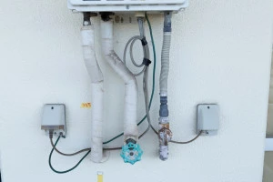 給湯器配管の写真