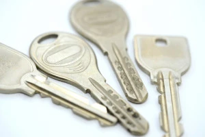 様々な種類の鍵の写真