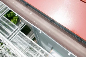 屋根の雨樋の画像の写真