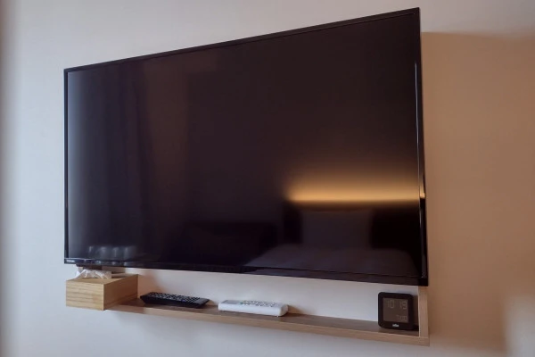 壁掛けテレビの画像