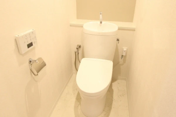 トイレのタンクを交換した様子