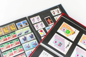 切手収集用のアルバムの写真