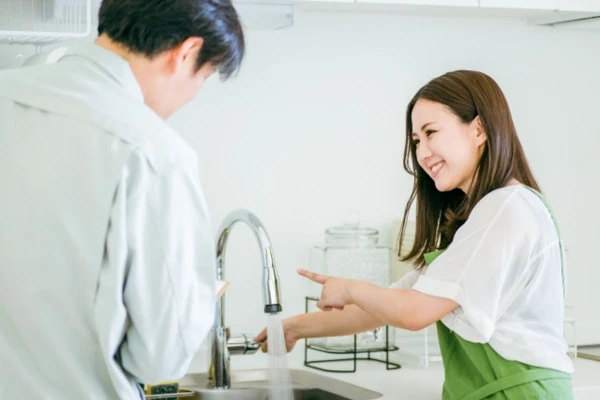 混合栓の水漏れ修理を水道修理事業者に依頼した際の様子