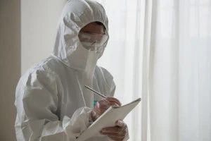 特殊清掃を行う業者の写真
