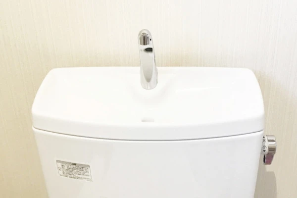 トイレのタンクを交換した様子