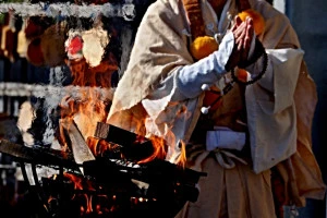 お焚き上げのイメージ写真