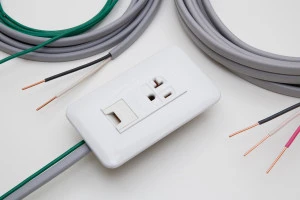 取り付け前のコンセントの写真