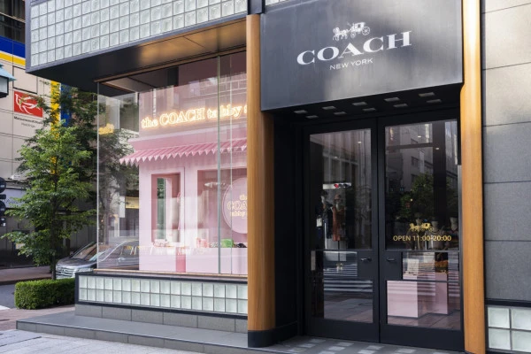 COACH 銀座店の外観