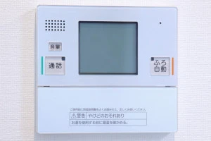 電気温水器の台所リモコンの写真