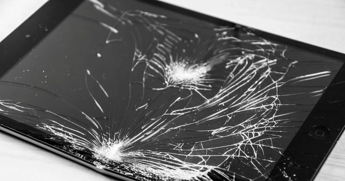 iPad画面割れはそのまま使える？放置するリスクと修理先の選び方